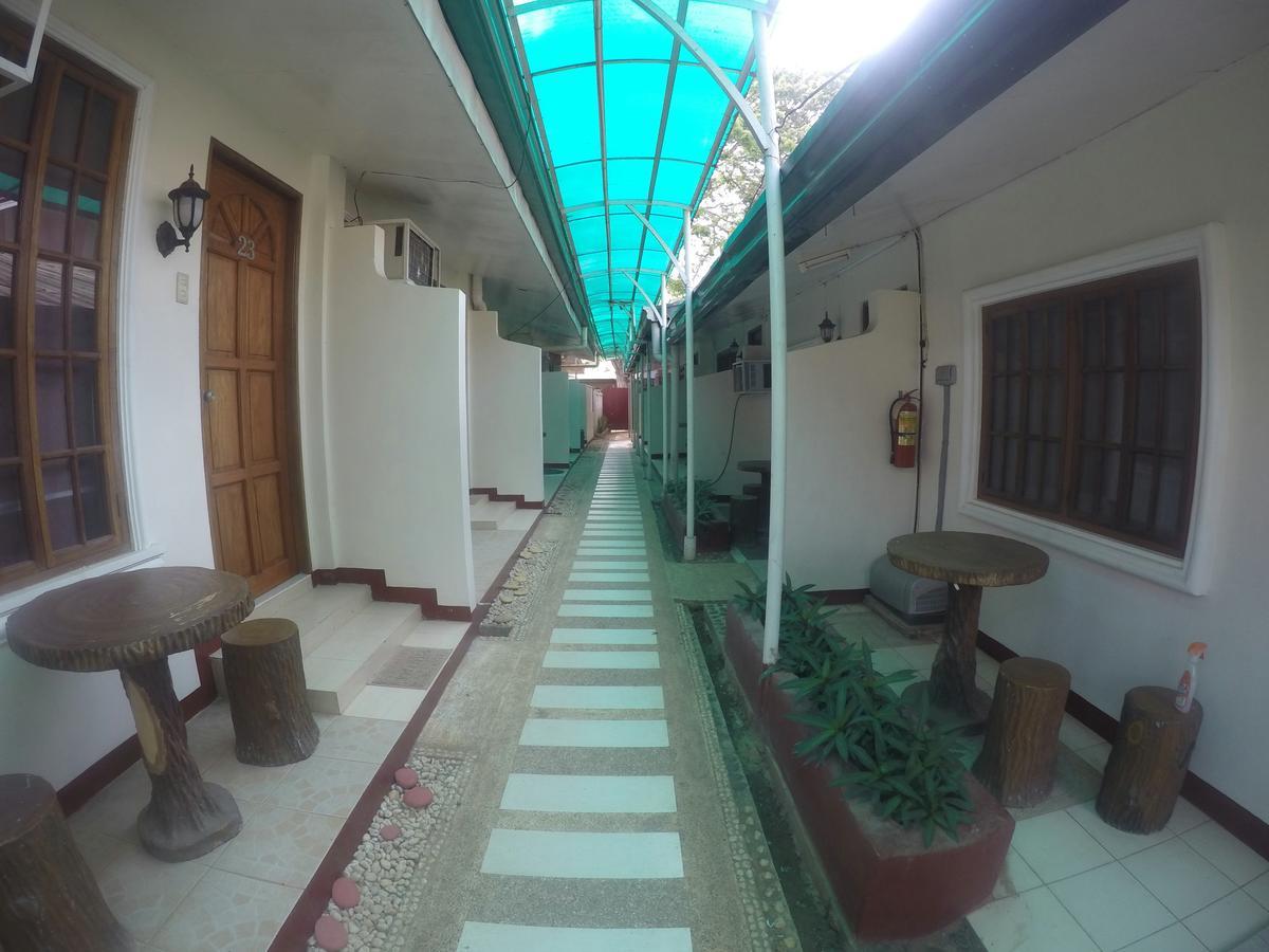 D'Lucky Garden Inn & Suites Tiniguiban Kültér fotó