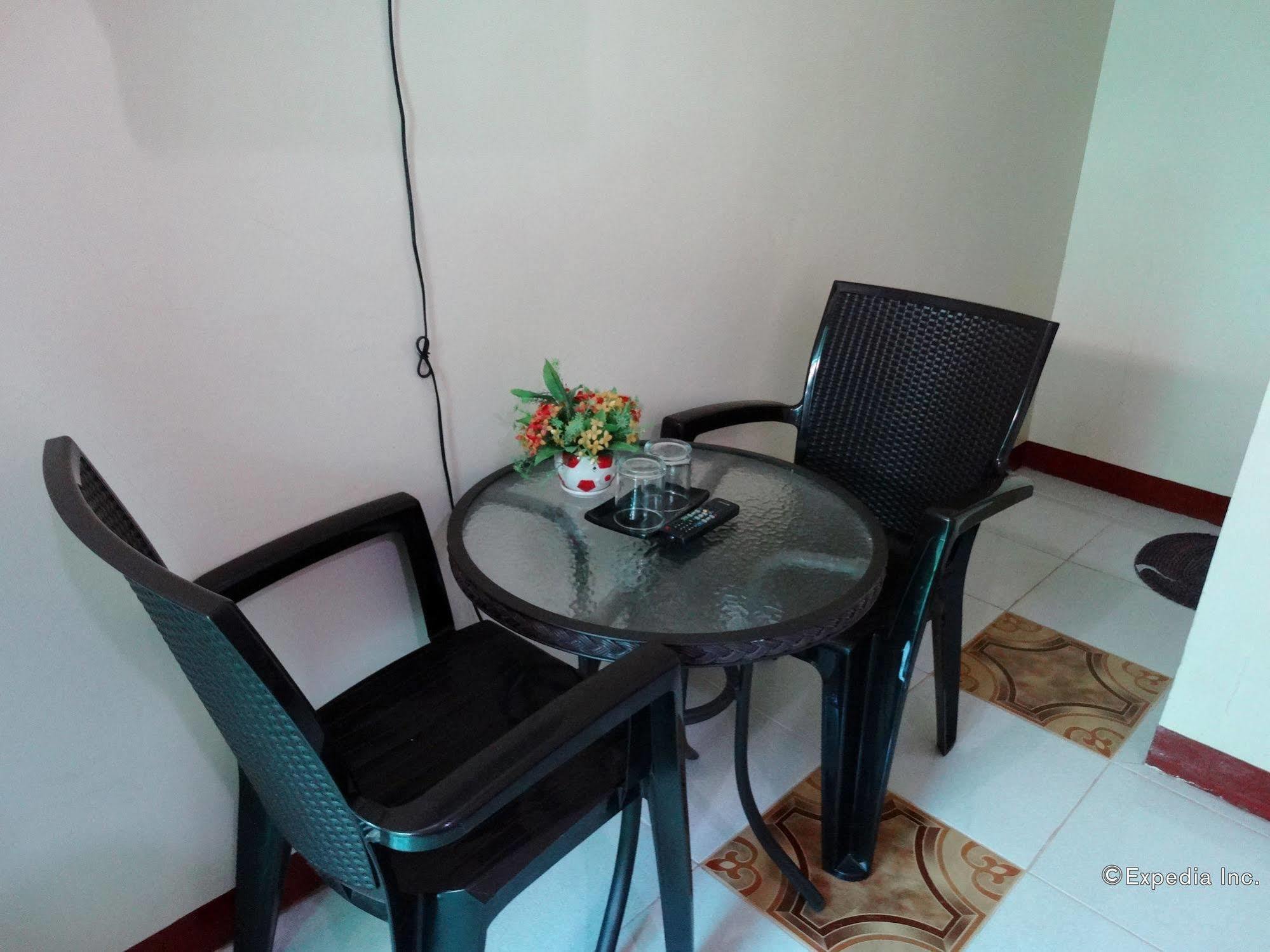 D'Lucky Garden Inn & Suites Tiniguiban Kültér fotó