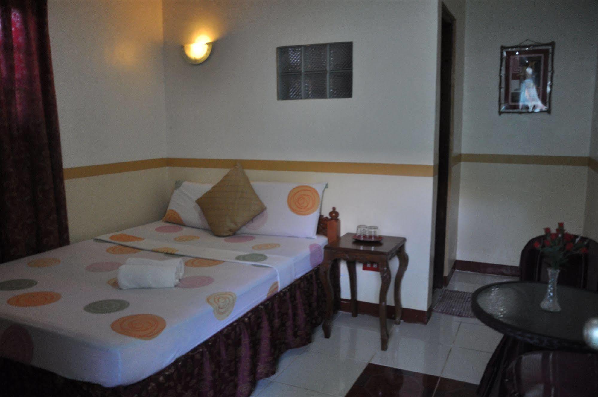 D'Lucky Garden Inn & Suites Tiniguiban Kültér fotó